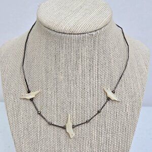 Vintage Carved Bird Effigy Fetish Necklace White Silver Tone Liquid Small Choker